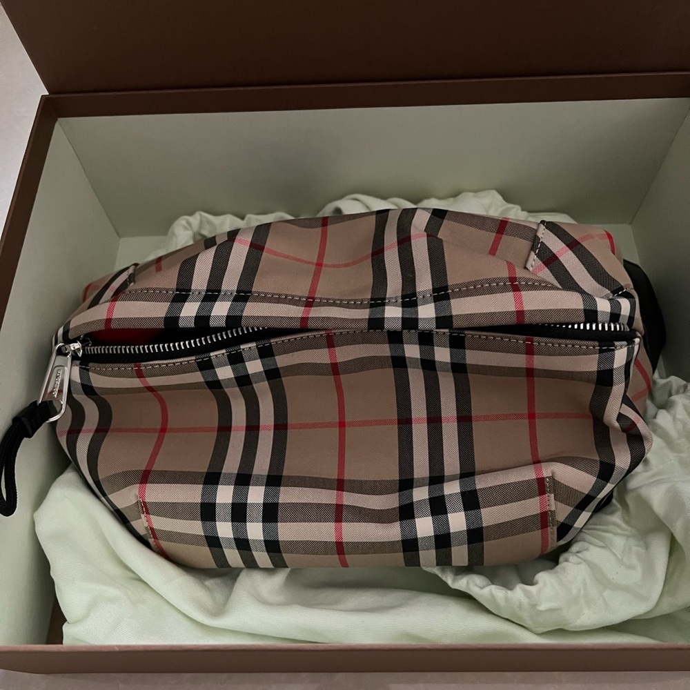 Burberry vintage check bum bag